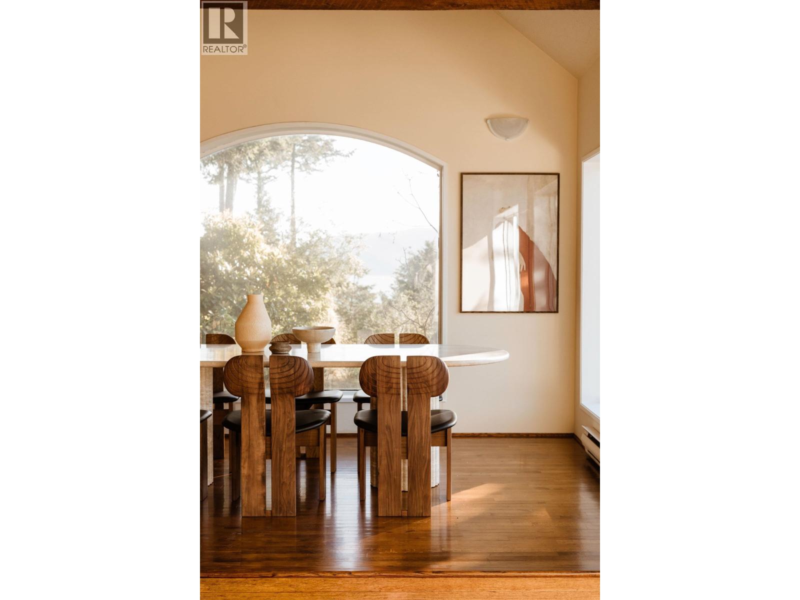 8595 Ansell Place, West Vancouver, British Columbia  V7W 2W3 - Photo 6 - R3140050