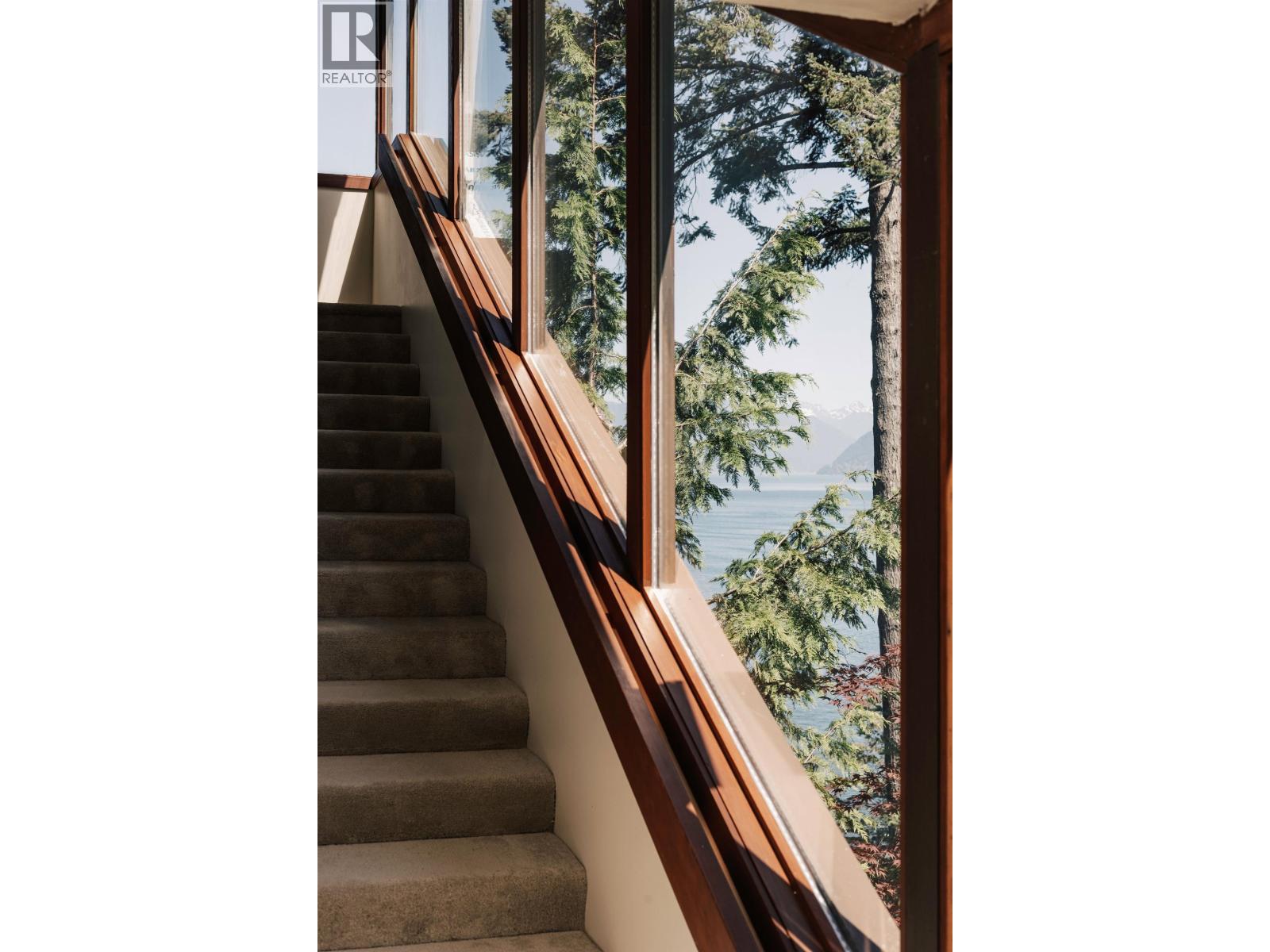 8595 Ansell Place, West Vancouver, British Columbia  V7W 2W3 - Photo 29 - R3140050