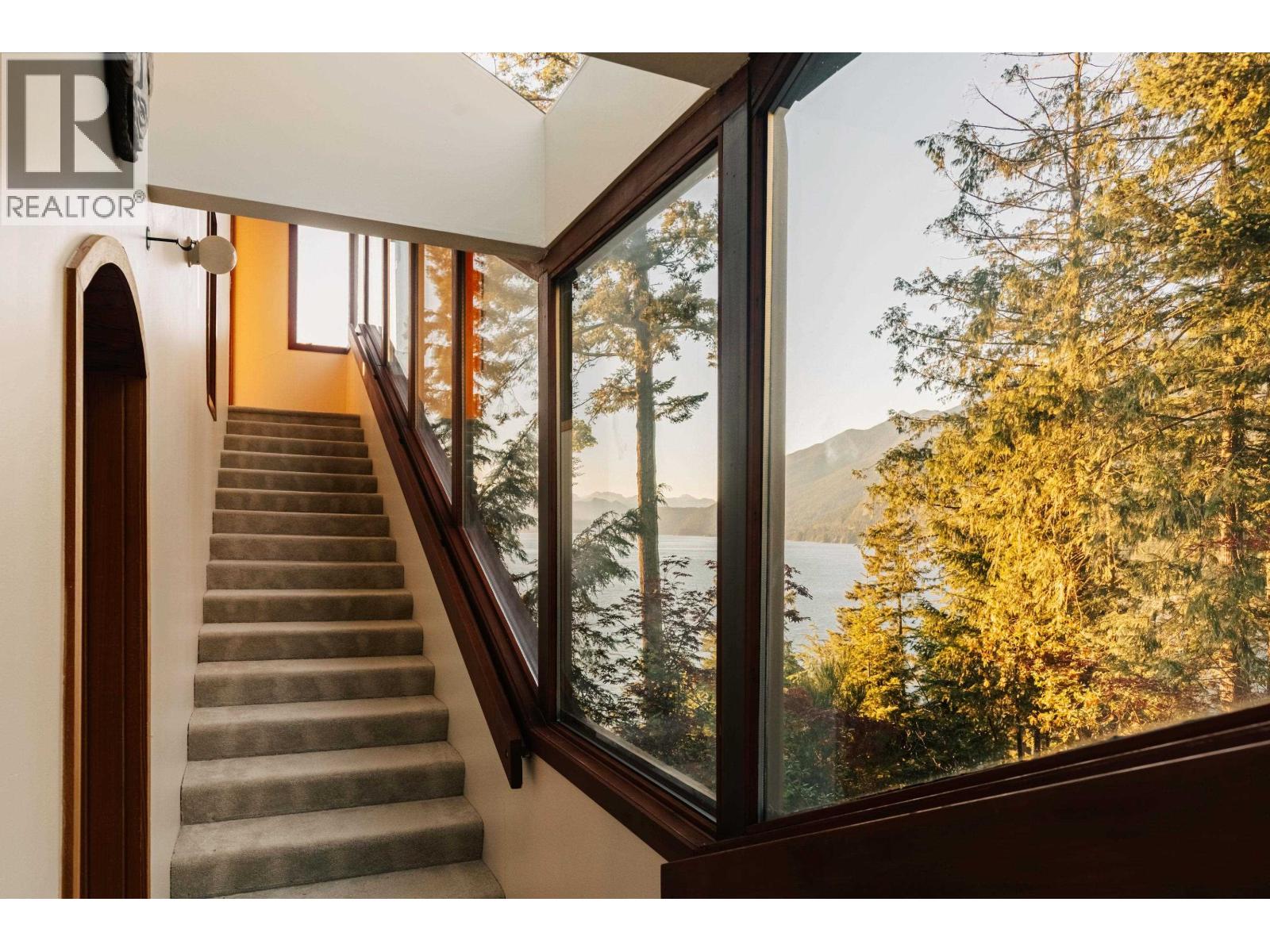 8595 Ansell Place, West Vancouver, British Columbia  V7W 2W3 - Photo 30 - R3140050