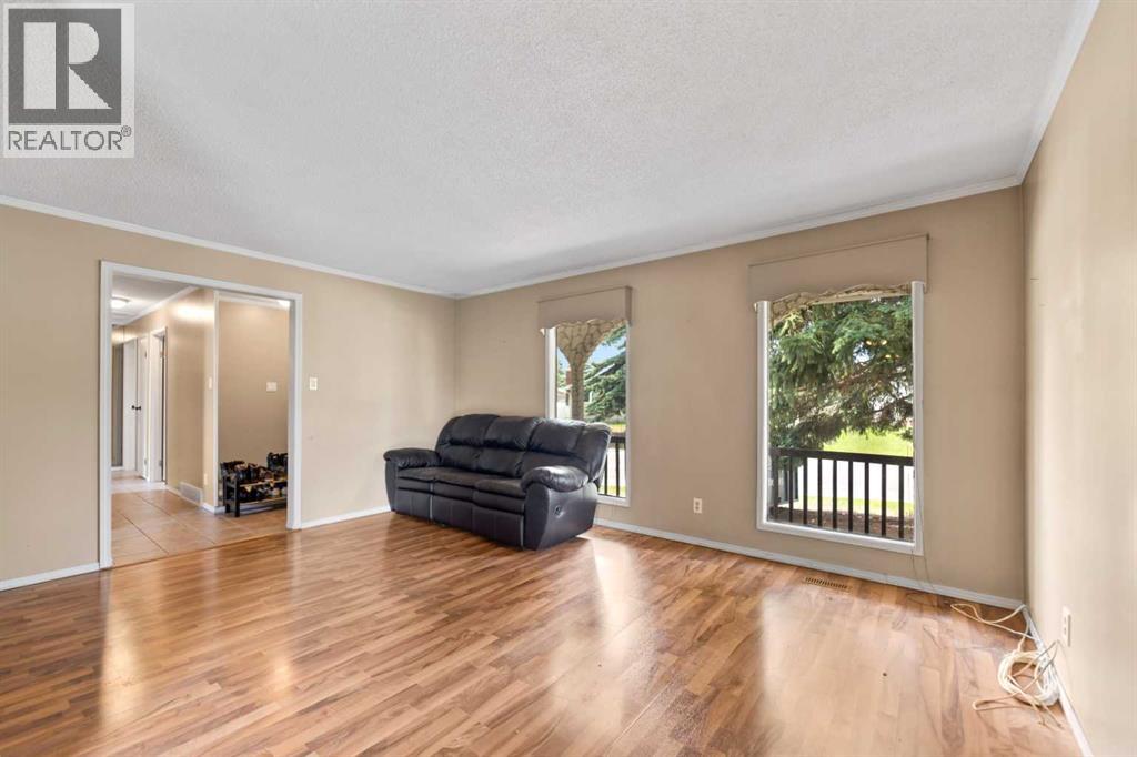 6756 Huntchester Road Ne, Calgary, Alberta  T2K 5E7 - Photo 12 - A2323997