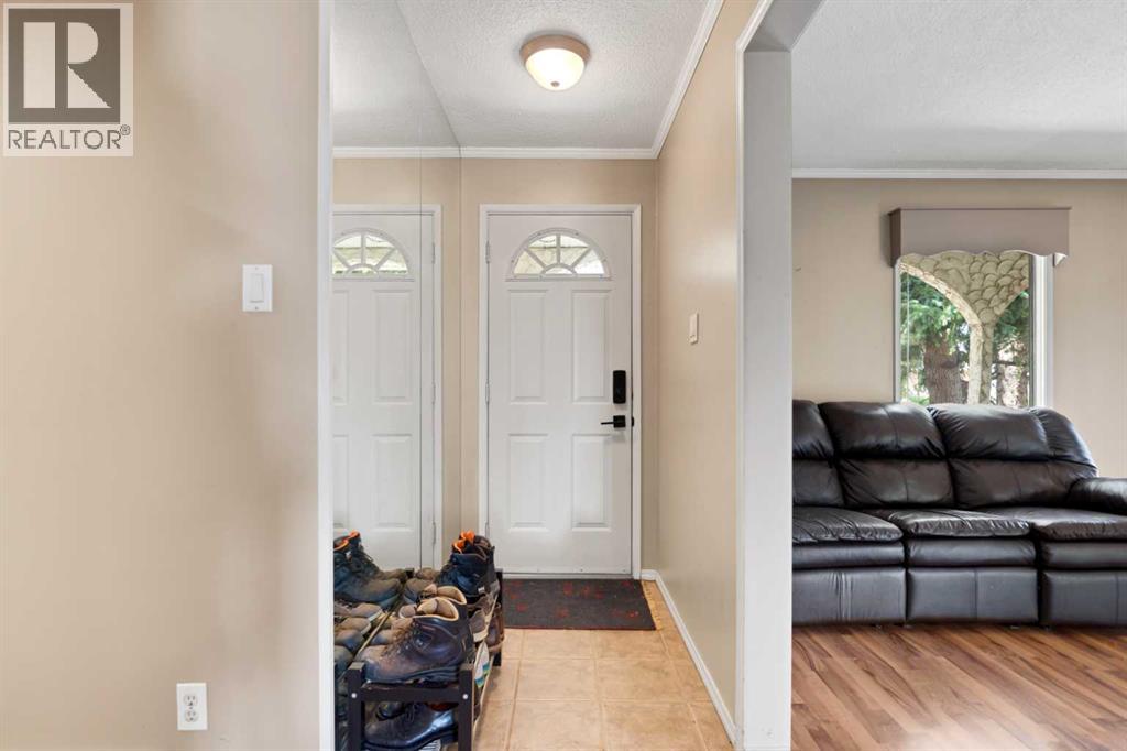 6756 Huntchester Road Ne, Calgary, Alberta  T2K 5E7 - Photo 9 - A2323997