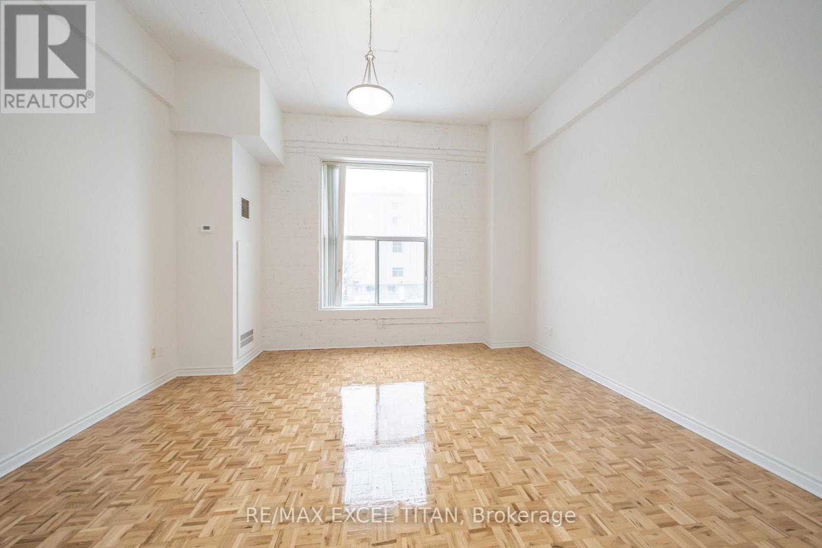 315 - 1407 Dupont Street, Toronto, Ontario  M6H 4J7 - Photo 2 - W13491600