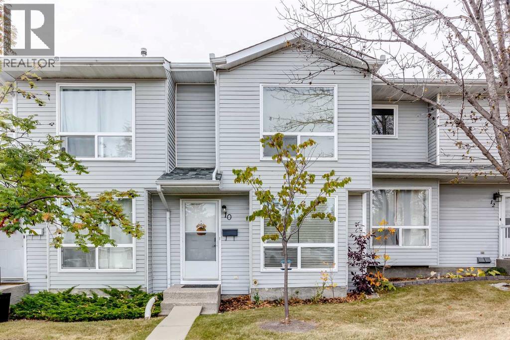 10 Deerfield Green SE, Calgary, Alberta