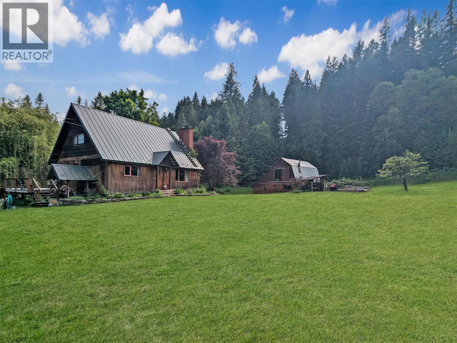 7421 Avis Road, Winlaw, British Columbia  V0G 2J0 - Photo 1 - 10392646