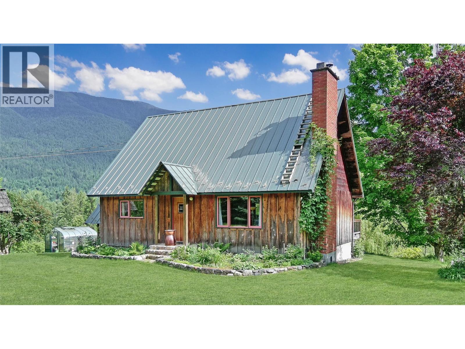 7421 Avis Road, Winlaw, British Columbia  V0G 2J0 - Photo 2 - 10392646