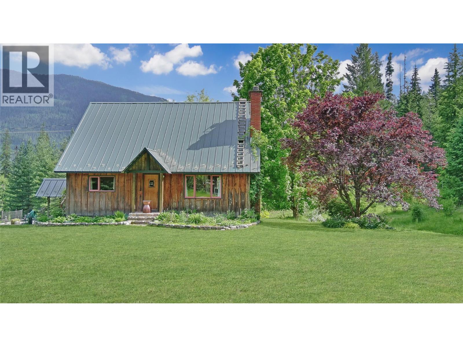 7421 Avis Road, Winlaw, British Columbia  V0G 2J0 - Photo 3 - 10392646