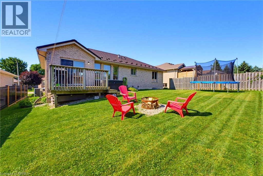 21 Mansfield Drive, St. George, Ontario  N0E 1N0 - Photo 3 - 40843244