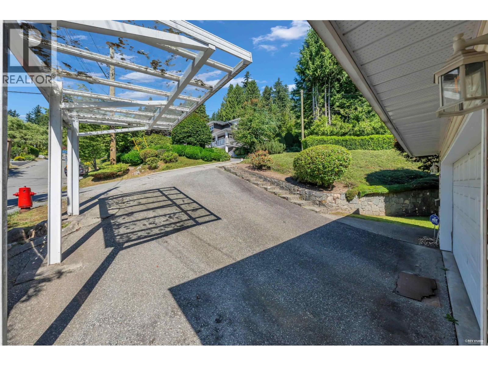 3898 Fromme Road, North Vancouver, British Columbia  V7K 2G2 - Photo 5 - R3140043