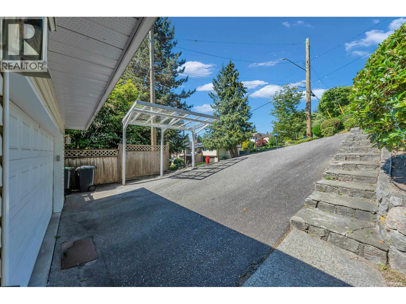 3898 Fromme Road, North Vancouver, British Columbia  V7K 2G2 - Photo 4 - R3140043
