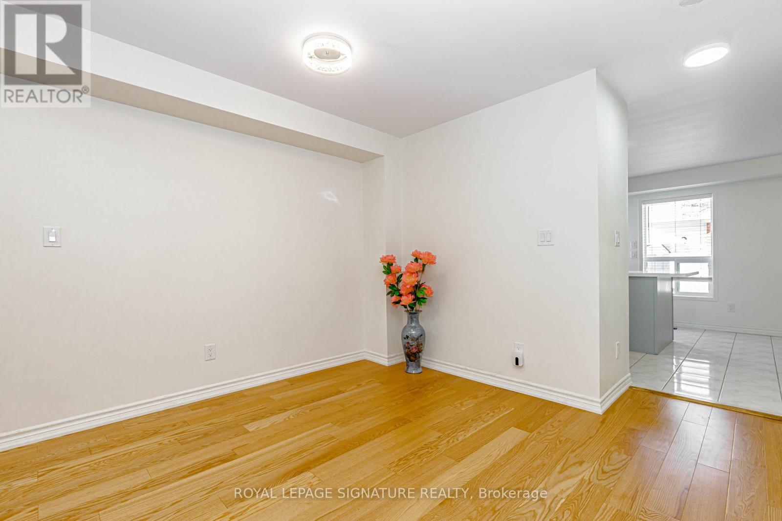 120 Tarragona Boulevard, Toronto, Ontario  M6N 5C5 - Photo 4 - W13486528