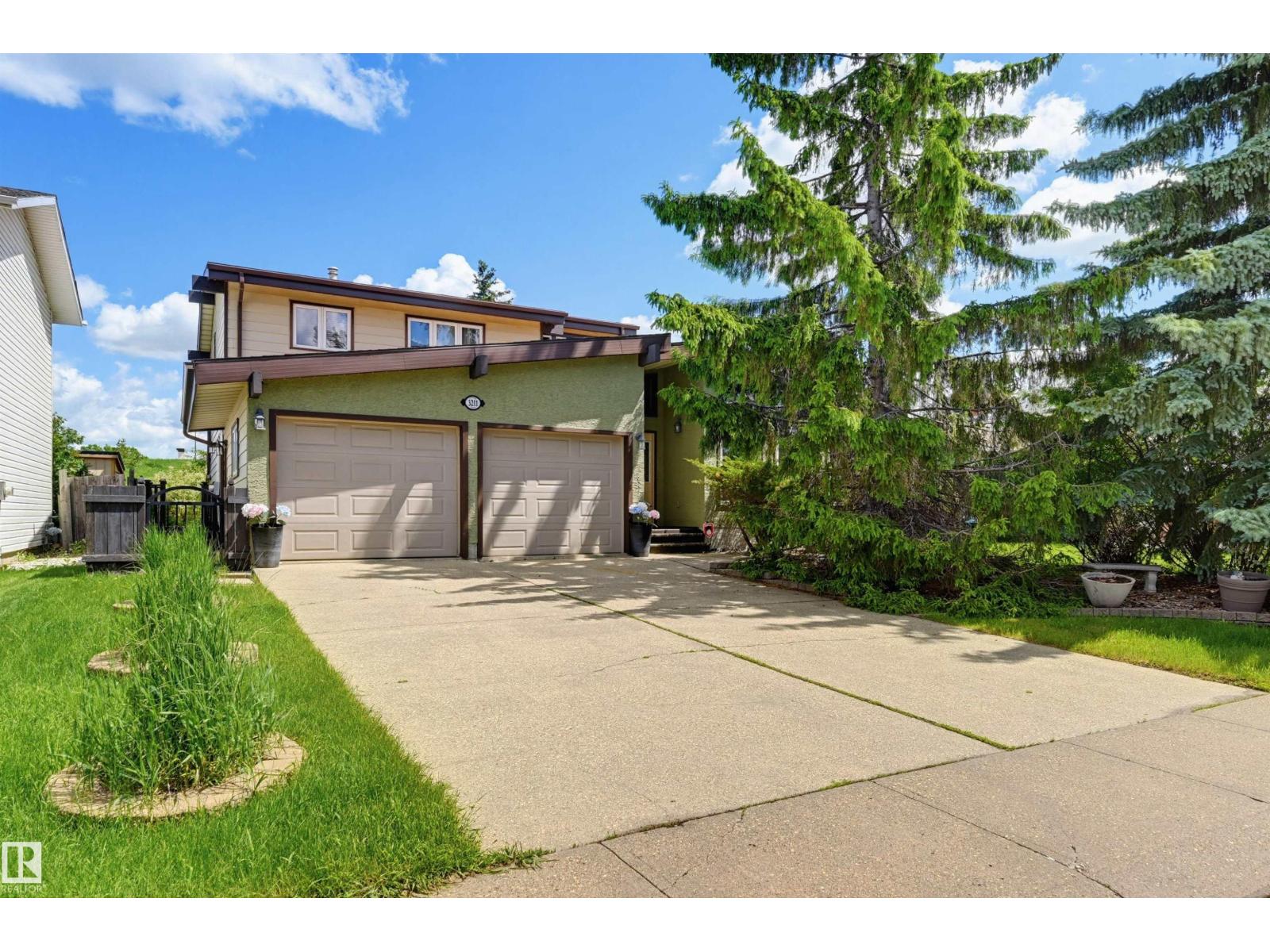 3211 104 ST NW, Edmonton, Alberta