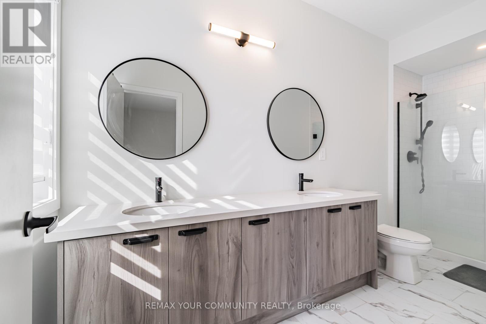 16 Agnes Lane, Richmond Hill, Ontario  L4B 0J4 - Photo 43 - N13491630