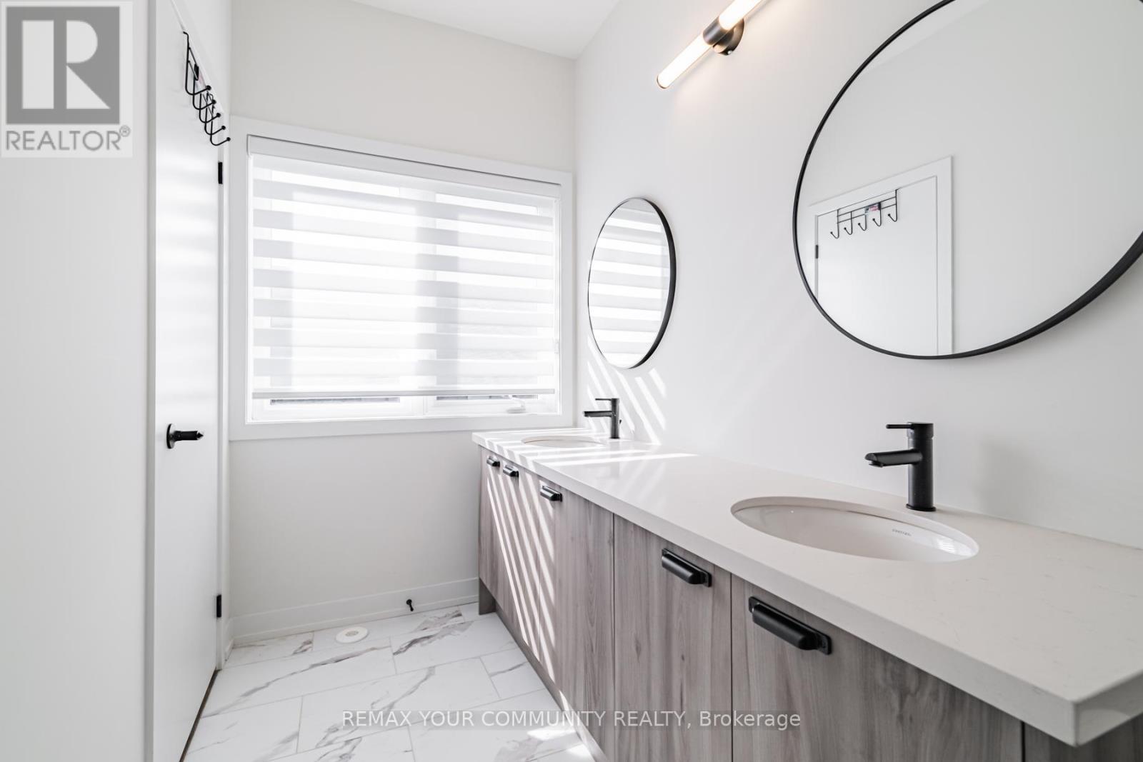 16 Agnes Lane, Richmond Hill, Ontario  L4B 0J4 - Photo 44 - N13491630