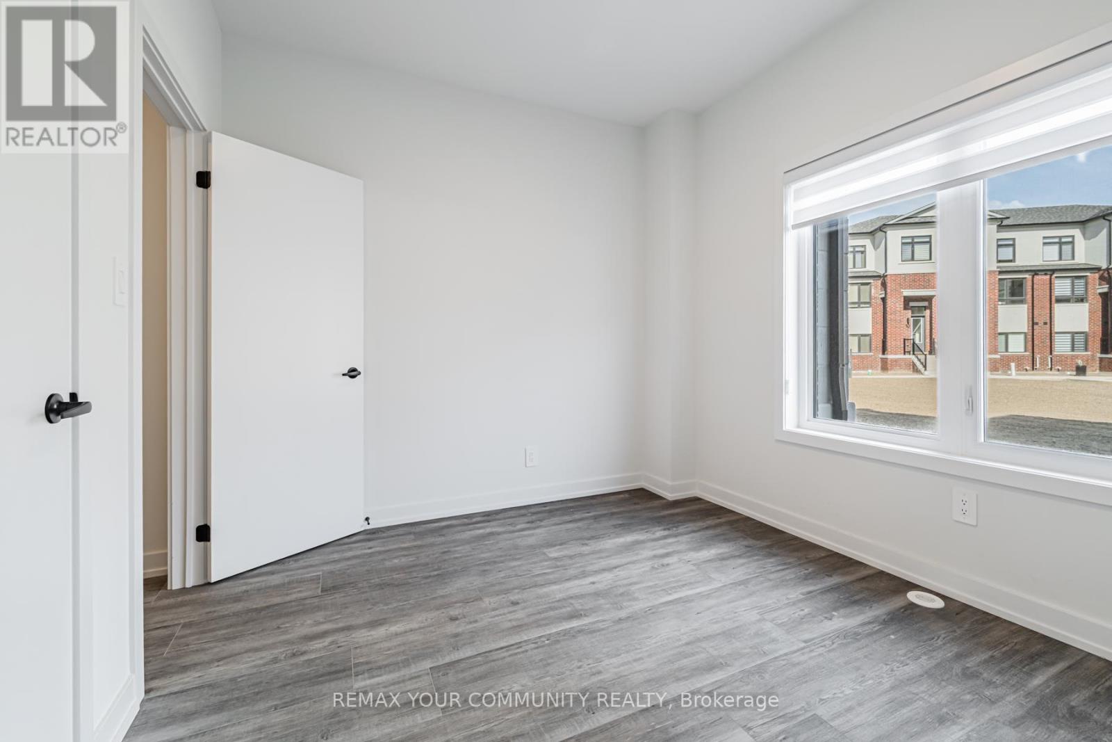 16 Agnes Lane, Richmond Hill, Ontario  L4B 0J4 - Photo 5 - N13491630