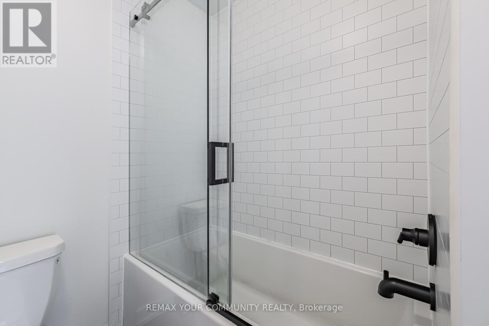 16 Agnes Lane, Richmond Hill, Ontario  L4B 0J4 - Photo 7 - N13491630