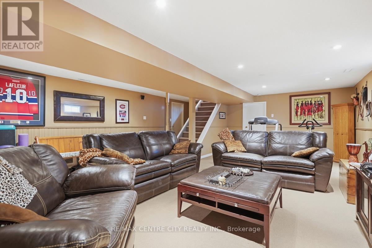 264 Blue Forest Place, London North, Ontario  N6G 4H7 - Photo 35 - X13487852