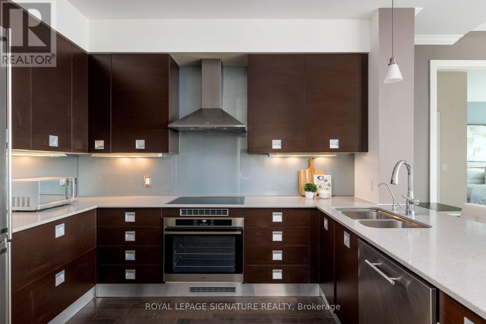 1011 - 3391 Bloor Street W, Toronto, Ontario  M8X 1G3 - Photo 15 - W13491636