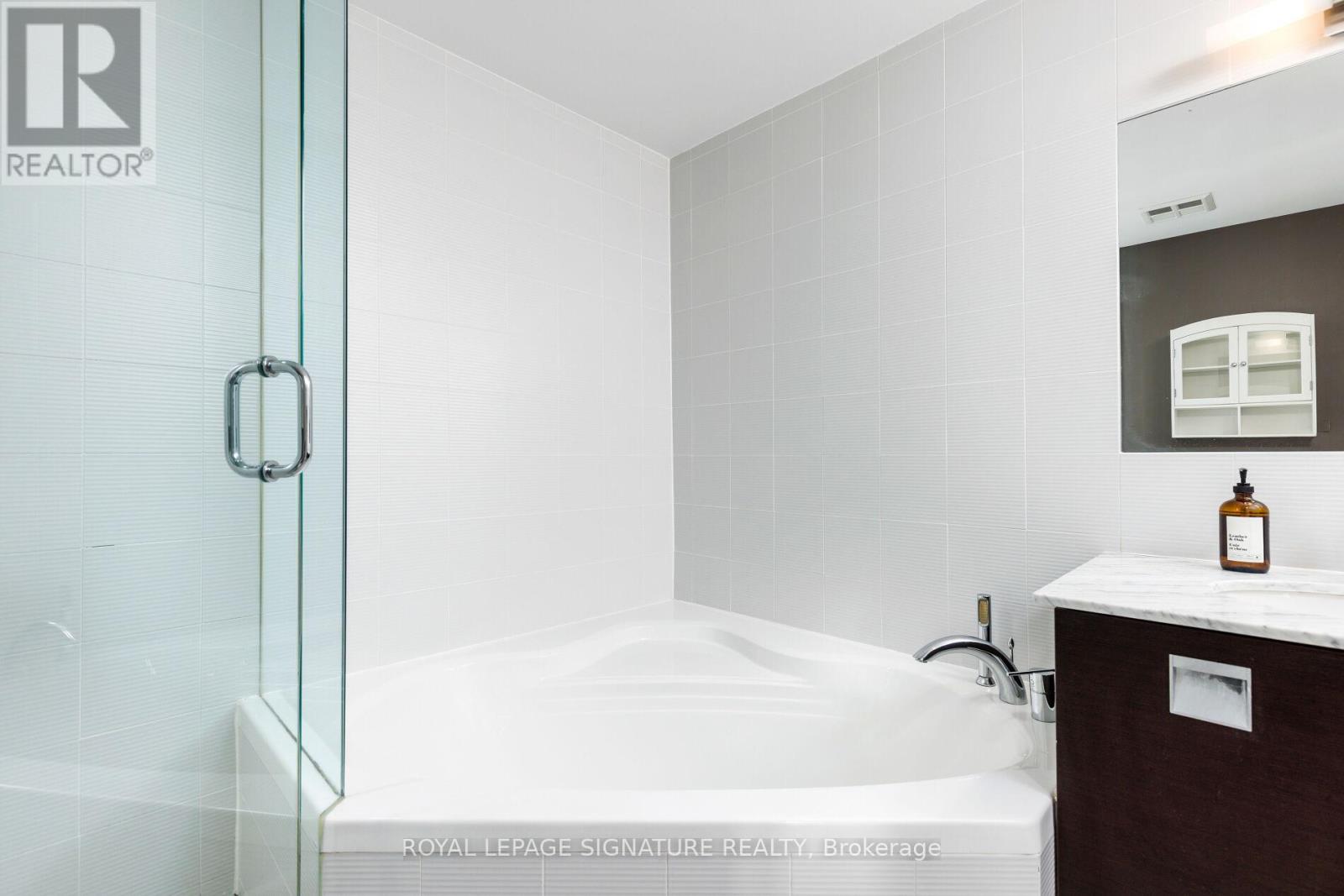 1011 - 3391 Bloor Street W, Toronto, Ontario  M8X 1G3 - Photo 26 - W13491636
