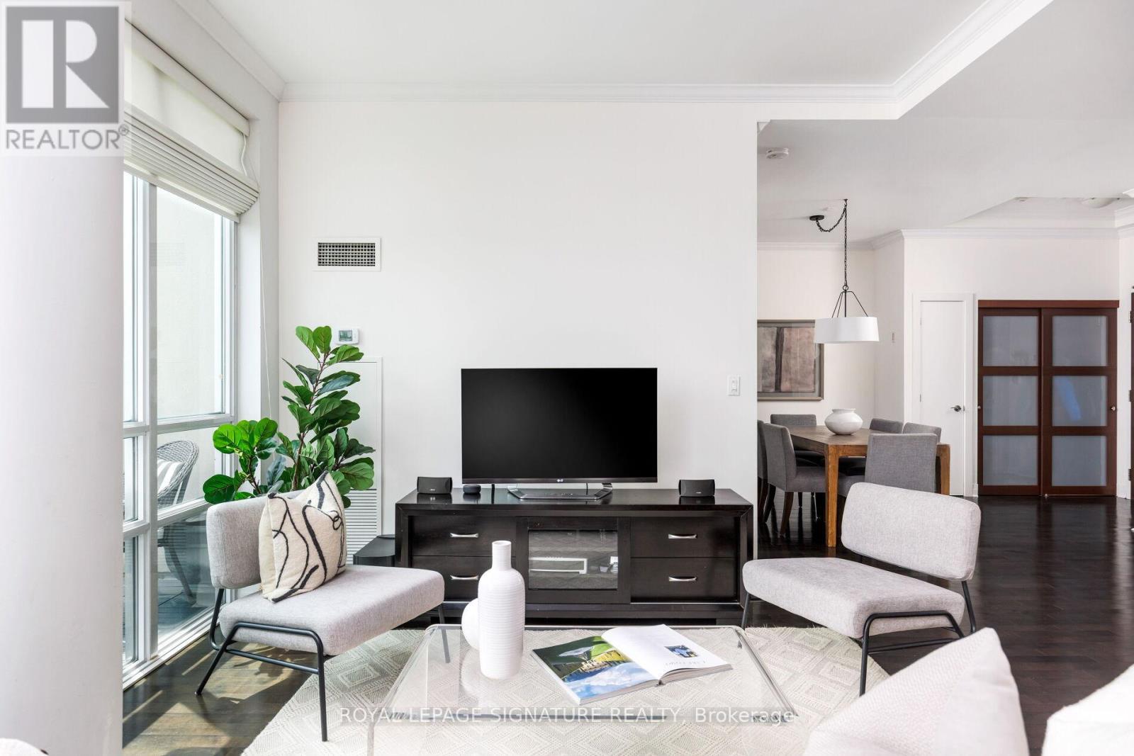 1011 - 3391 Bloor Street W, Toronto, Ontario  M8X 1G3 - Photo 5 - W13491636