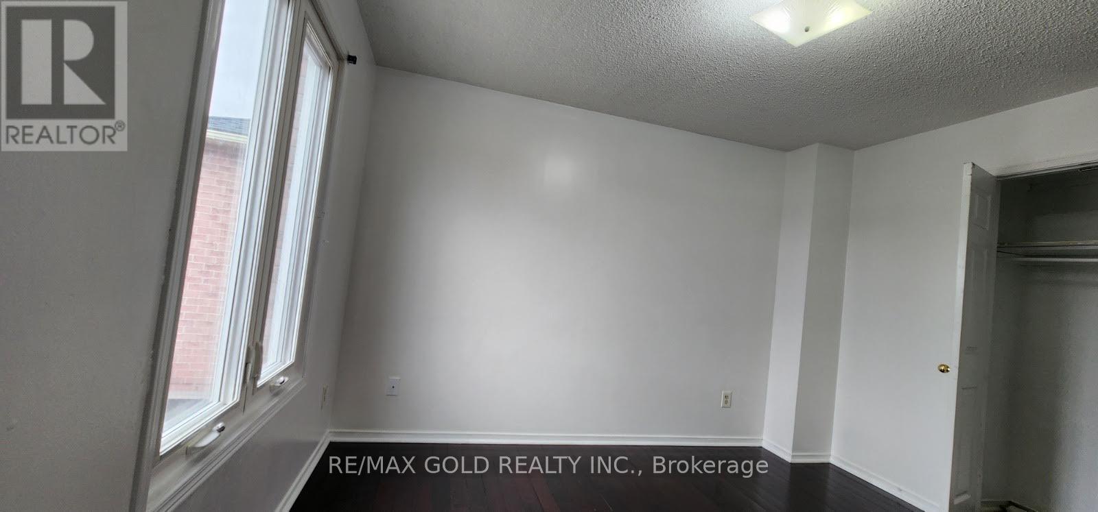 46 Kesteven Crescent, Brampton, Ontario  L6W 4C9 - Photo 3 - W13491642