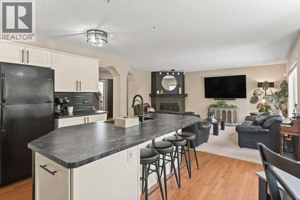 15 Valley Stream Circle Nw, Calgary, Alberta  T3B 5V9 - Photo 8 - A2322674