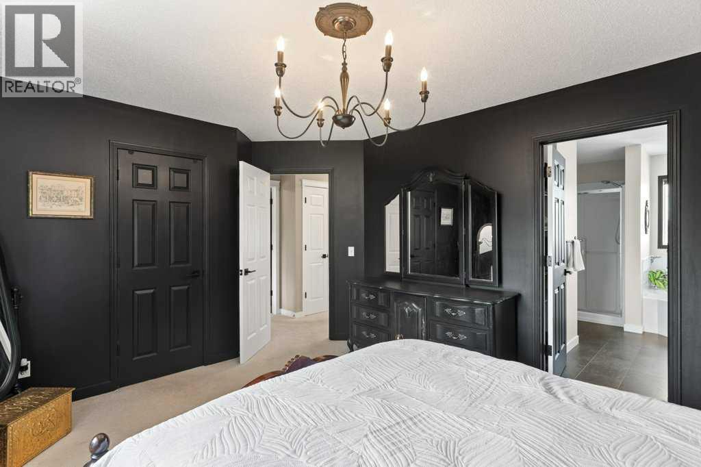 15 Valley Stream Circle Nw, Calgary, Alberta  T3B 5V9 - Photo 20 - A2322674