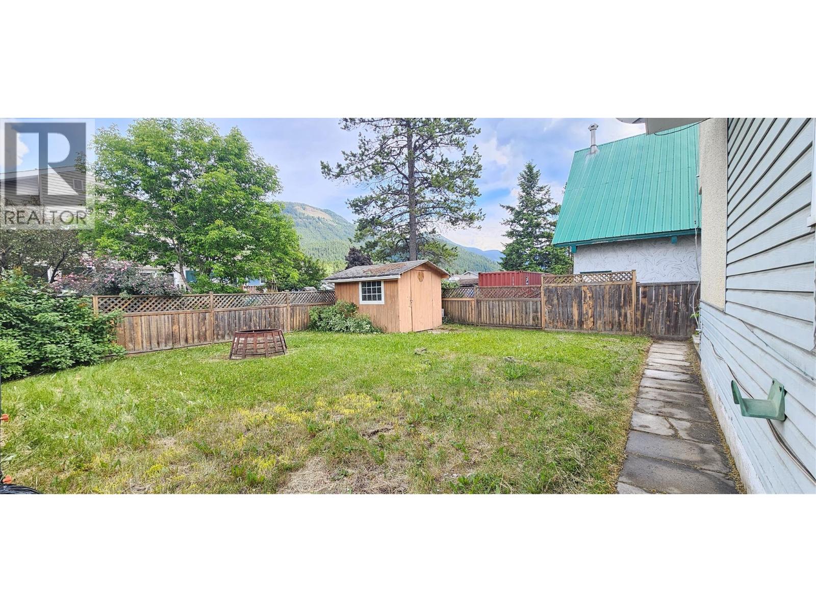 403 Balsam Street, Sparwood, British Columbia  V0B 2G0 - Photo 30 - 10392230