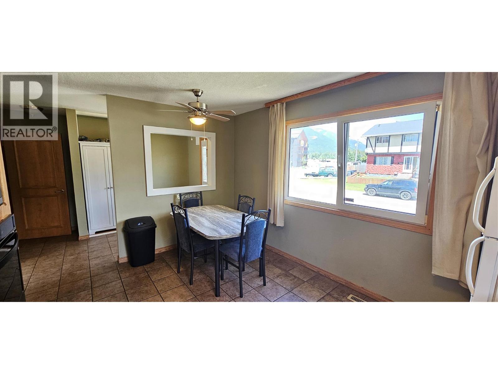 403 Balsam Street, Sparwood, British Columbia  V0B 2G0 - Photo 8 - 10392230