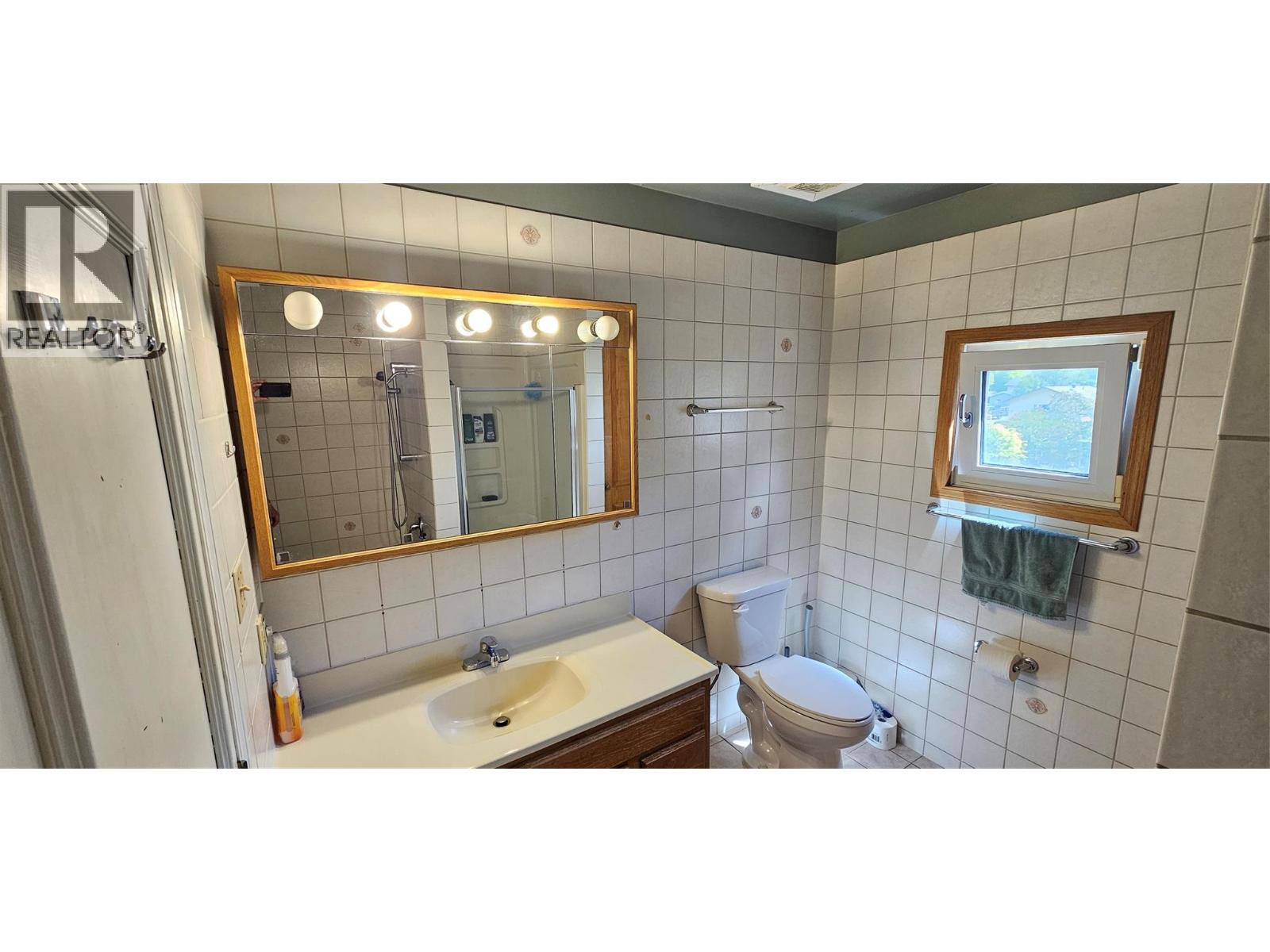 403 Balsam Street, Sparwood, British Columbia  V0B 2G0 - Photo 21 - 10392230