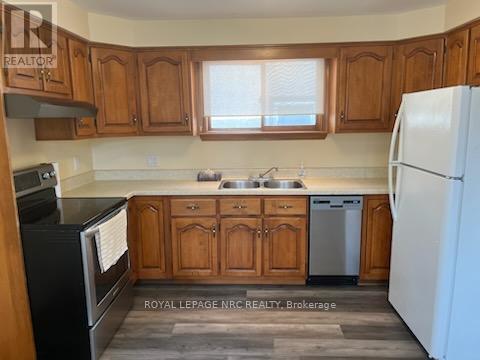 30 Fifth Street, Welland, Ontario  L3B 4Z5 - Photo 2 - X13454426