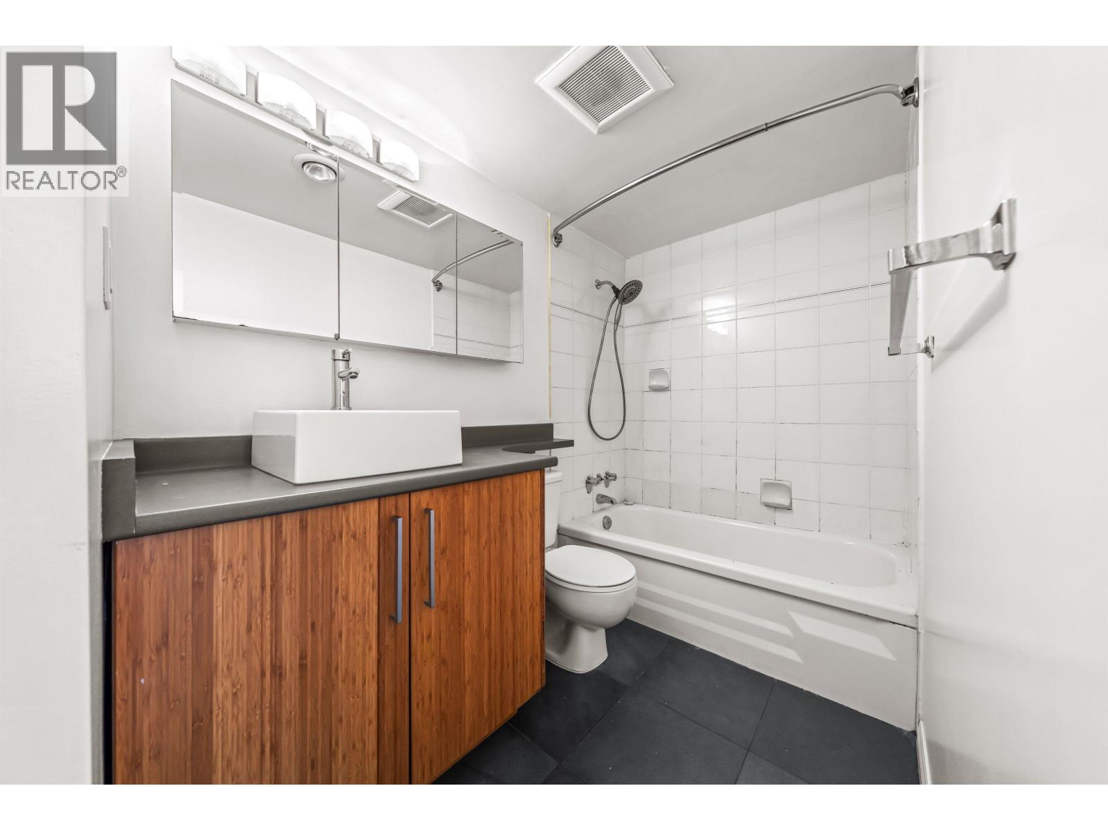 402 1330 Harwood Street, Vancouver, British Columbia  V7V 1K9 - Photo 12 - R3139970