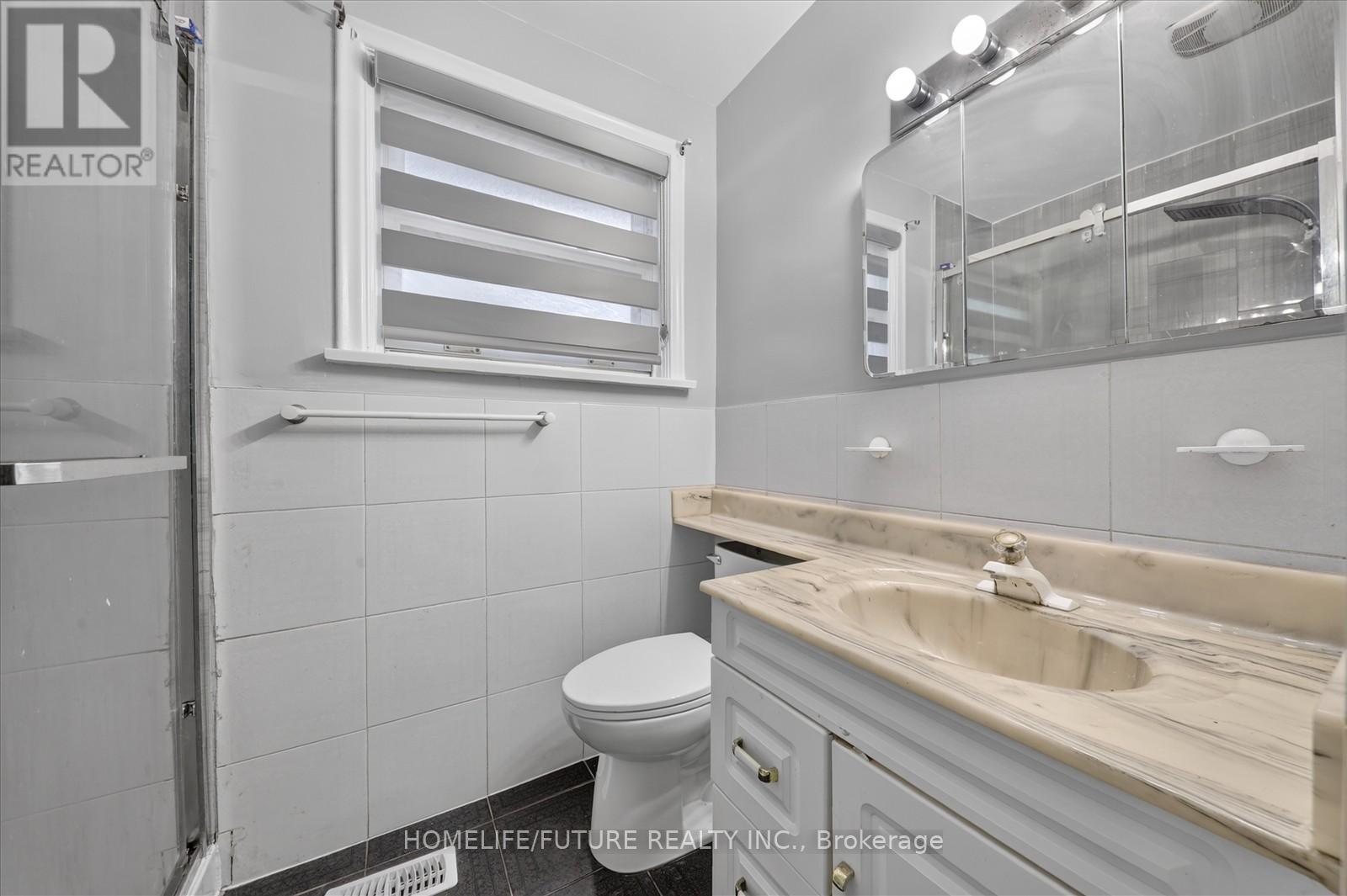 Main - 167 Treverton Drive, Toronto, Ontario  M1K 3T1 - Photo 11 - E13491730