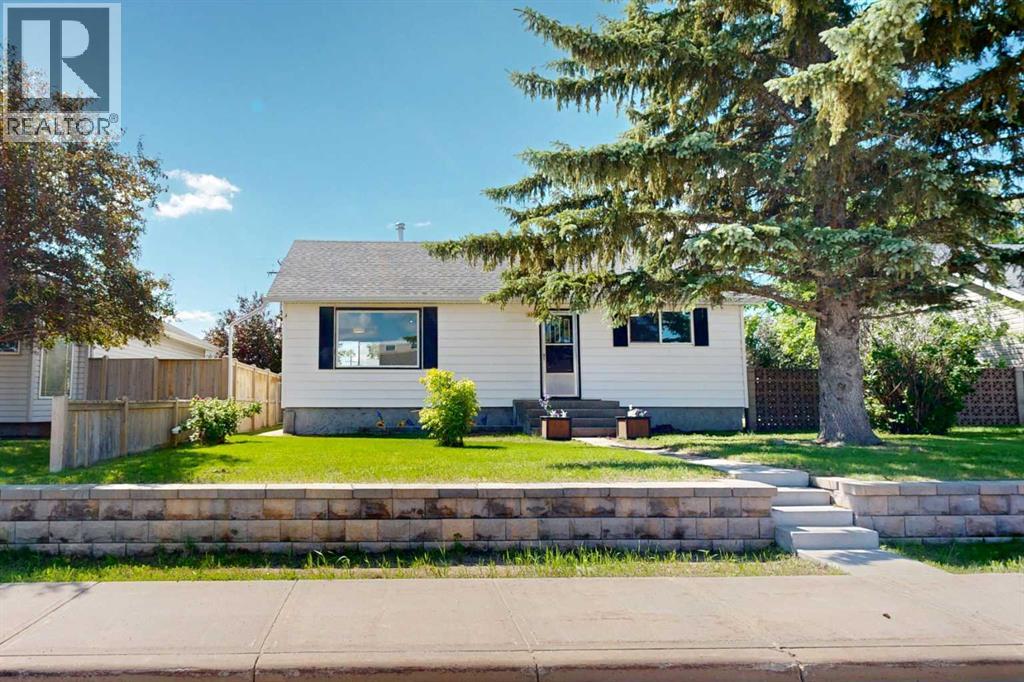4707 51 Avenue, Stettler, Alberta  T4K 1A3 - Photo 1 - A2324158