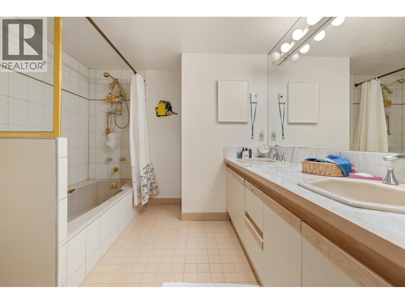 105 2274 Folkestone Way, West Vancouver, British Columbia  V7S 2X7 - Photo 10 - R3137275