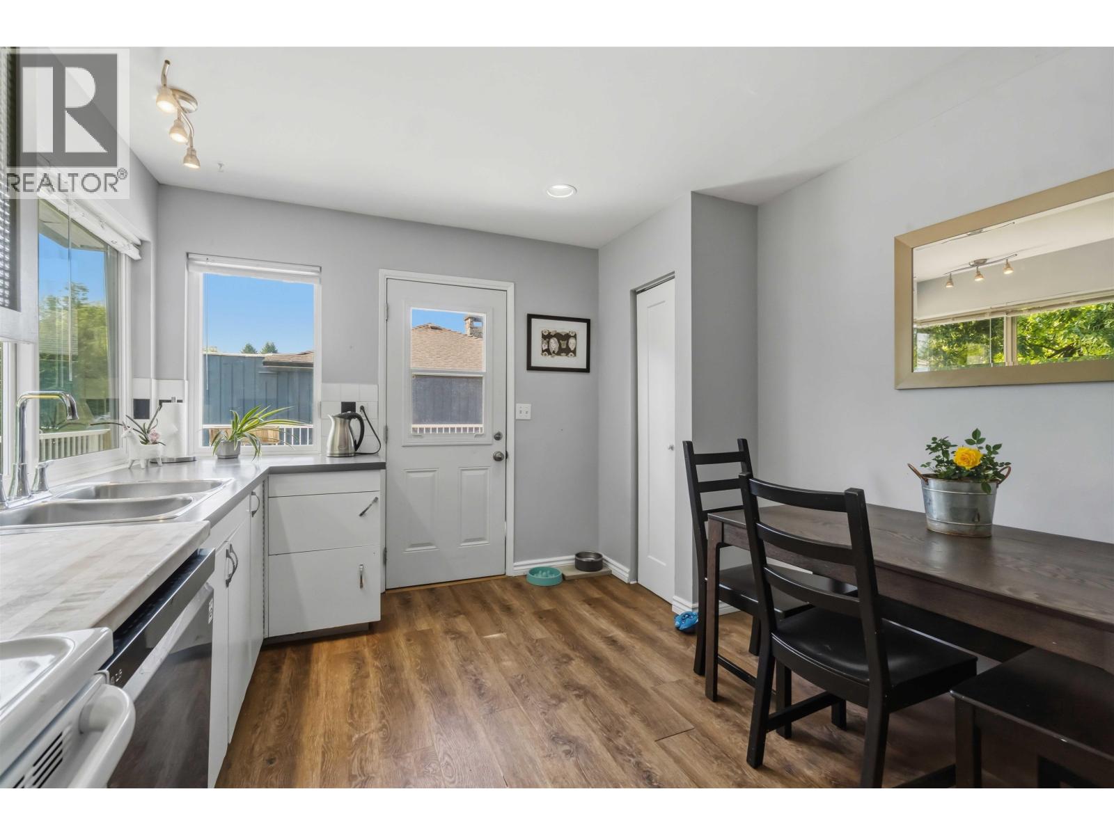 3676 Inverness Street, Port Coquitlam, British Columbia  V3B 3B4 - Photo 11 - R3140194