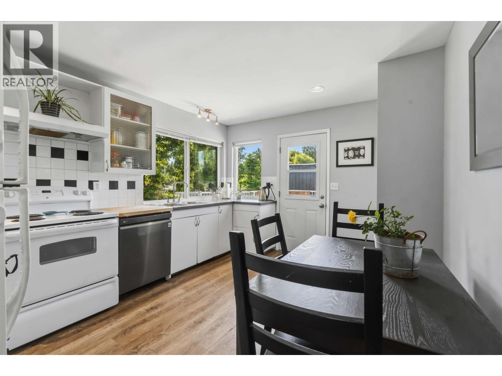 3676 Inverness Street, Port Coquitlam, British Columbia  V3B 3B4 - Photo 8 - R3140194