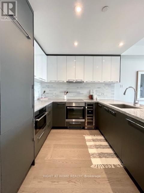 4106 - 488 University Avenue, Toronto, Ontario  M5G 0C1 - Photo 12 - C13481924