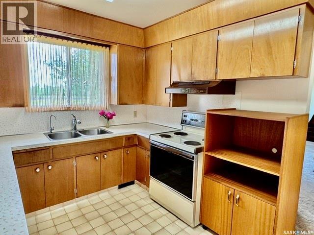 215 1st Avenue, Jansen, Saskatchewan  S0K 2B0 - Photo 3 - SK040778