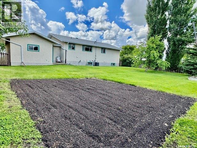 215 1st Avenue, Jansen, Saskatchewan  S0K 2B0 - Photo 36 - SK040778