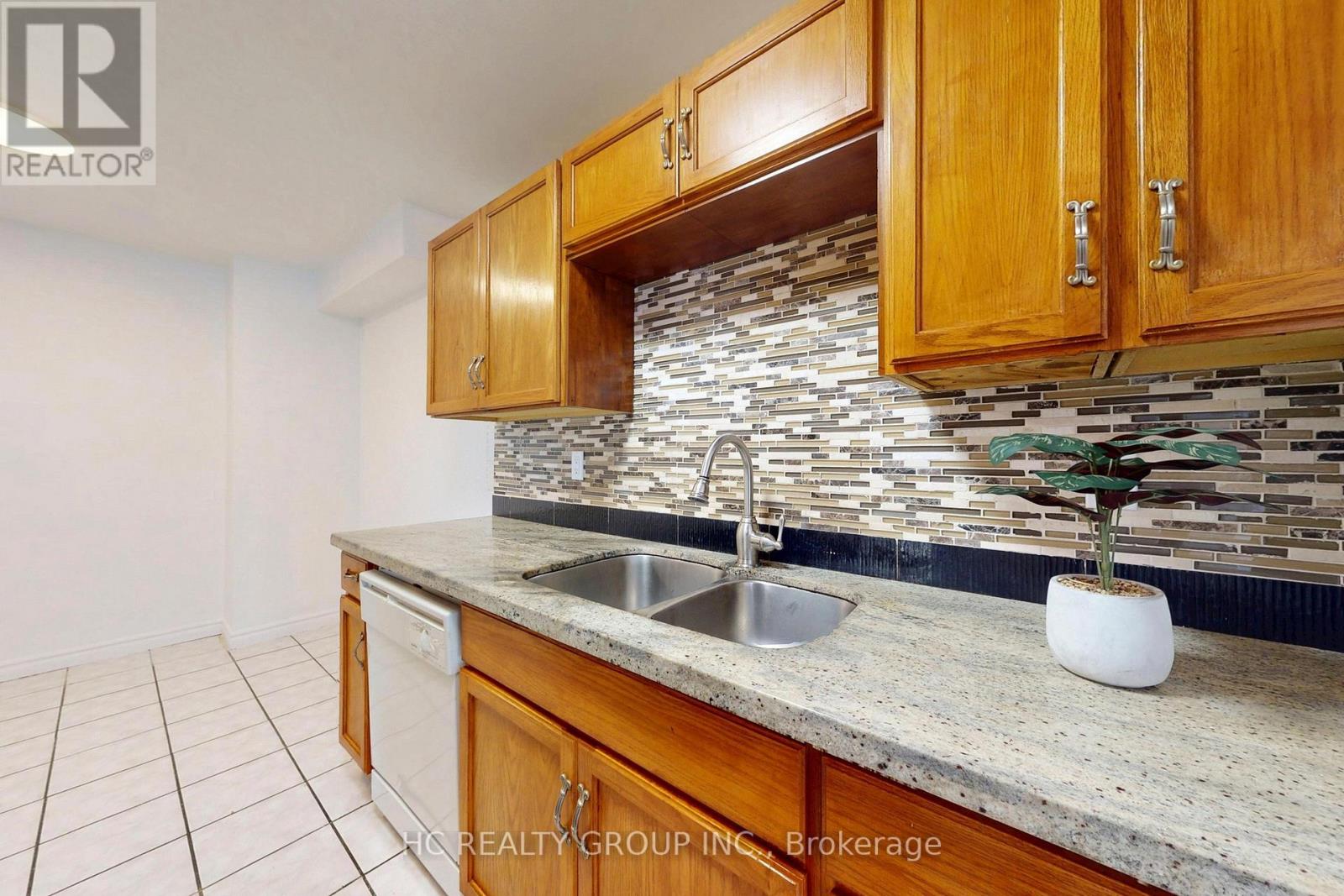 38 John Stoner Drive, Toronto, Ontario  M1B 3A3 - Photo 8 - E13491580
