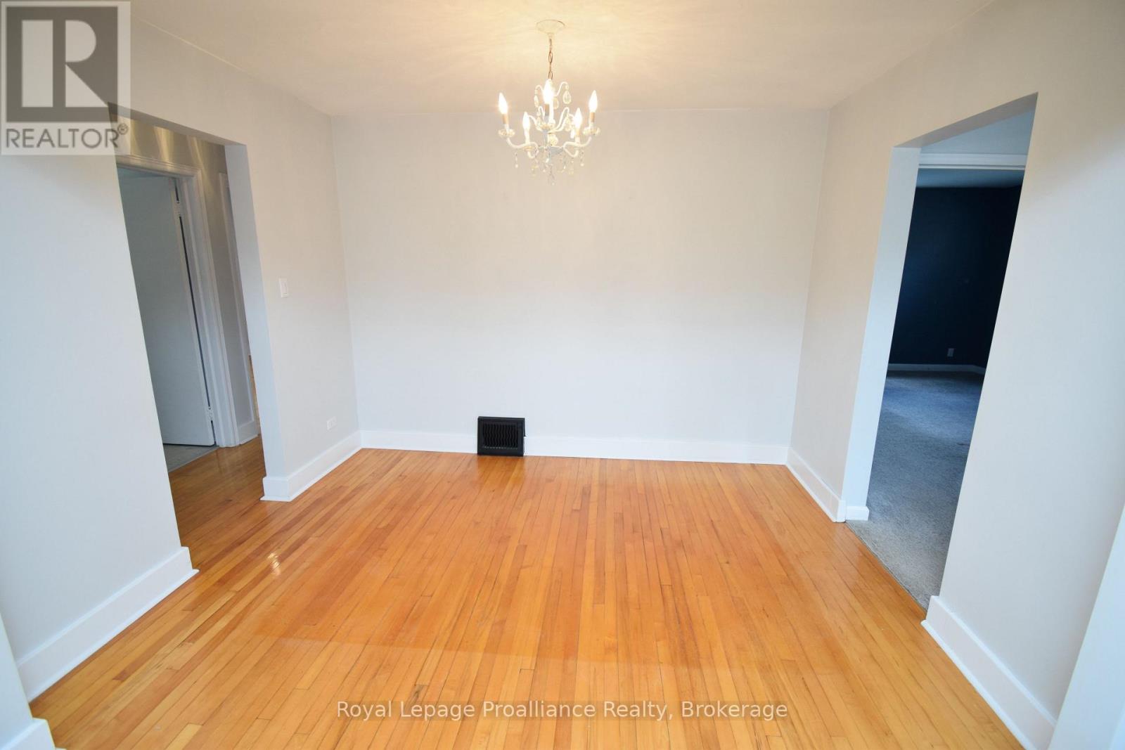 22 Reynolds Crescent, Belleville, Ontario  K8P 2W7 - Photo 6 - X13489432