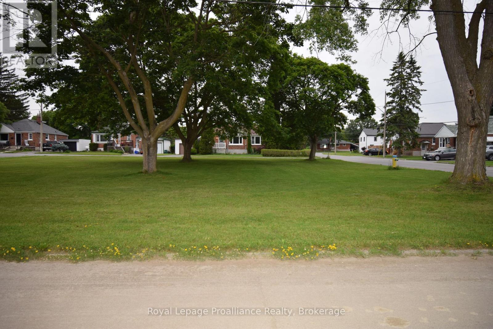 22 Reynolds Crescent, Belleville, Ontario  K8P 2W7 - Photo 5 - X13489432