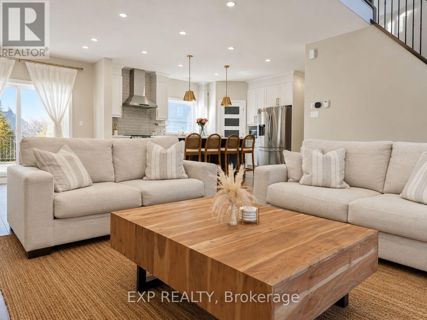 305 Moonlight Drive, Russell, Ontario  K4R 0L1 - Photo 4 - X13491808