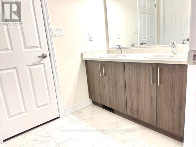 303 Fleetwood Drive, Oshawa, Ontario  L1K 3G2 - Photo 10 - E13491812