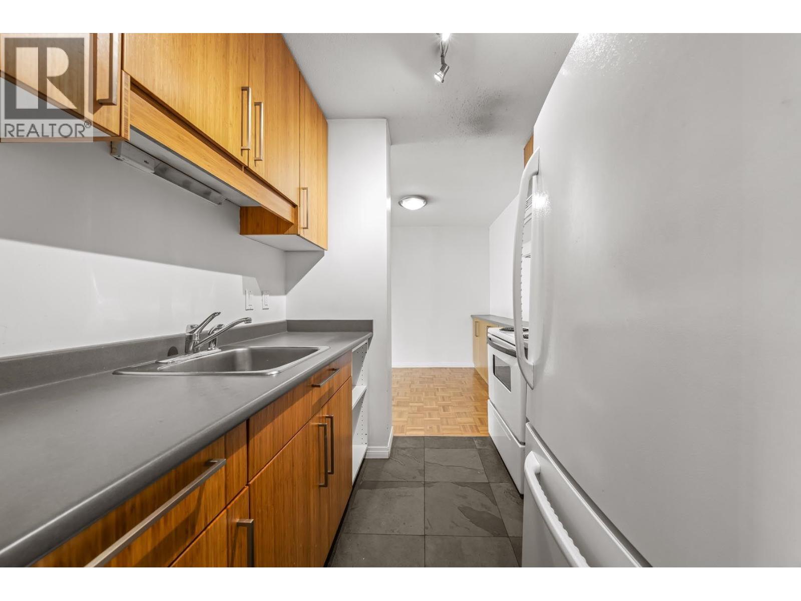 402 1330 Harwood Street, Vancouver, British Columbia  V7V 1K9 - Photo 8 - R3139970