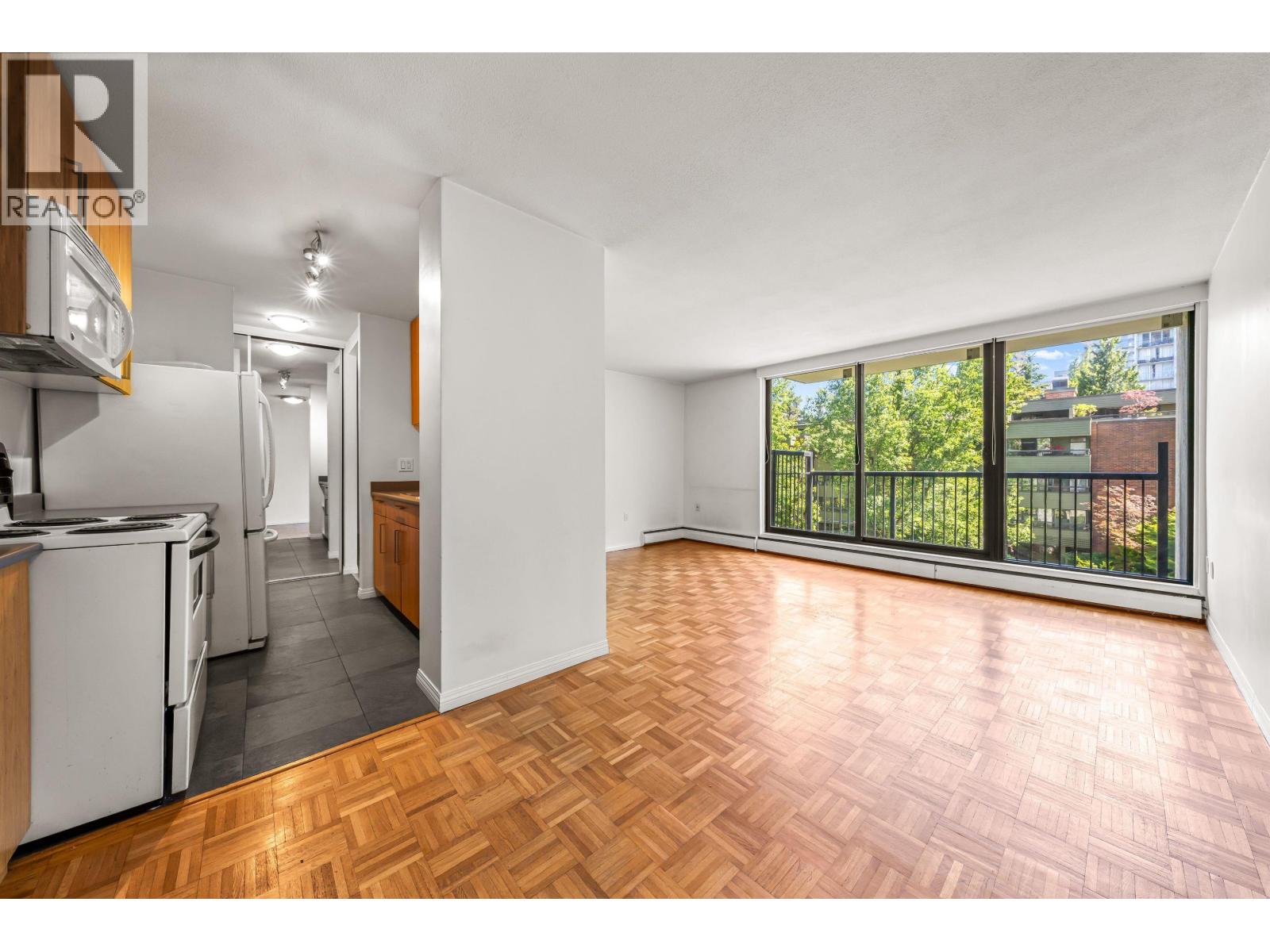 402 1330 Harwood Street, Vancouver, British Columbia  V7V 1K9 - Photo 10 - R3139970