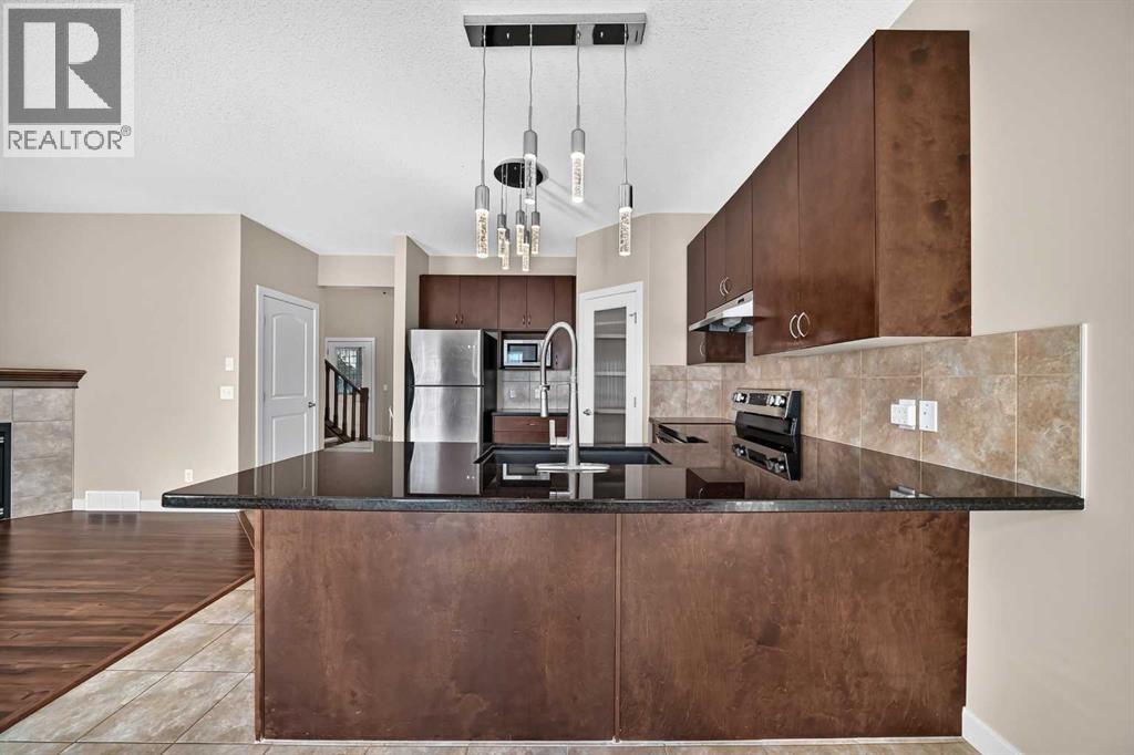 38 Everwoods Link SW, Calgary, Alberta  T2Y 5G5 - Photo 9 - A2324331