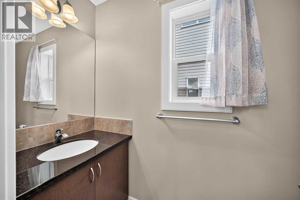 38 Everwoods Link SW, Calgary, Alberta  T2Y 5G5 - Photo 23 - A2324331