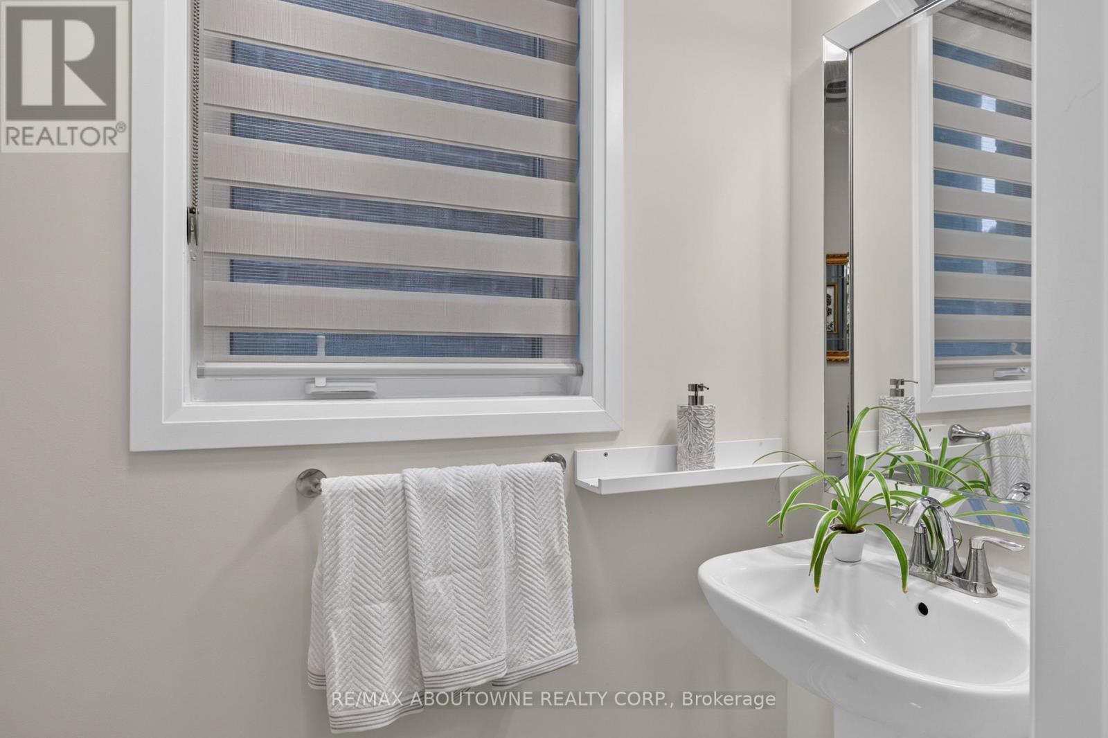 3364 Vernon Powell Drive, Oakville, Ontario  L6H 0Y3 - Photo 19 - W13480692