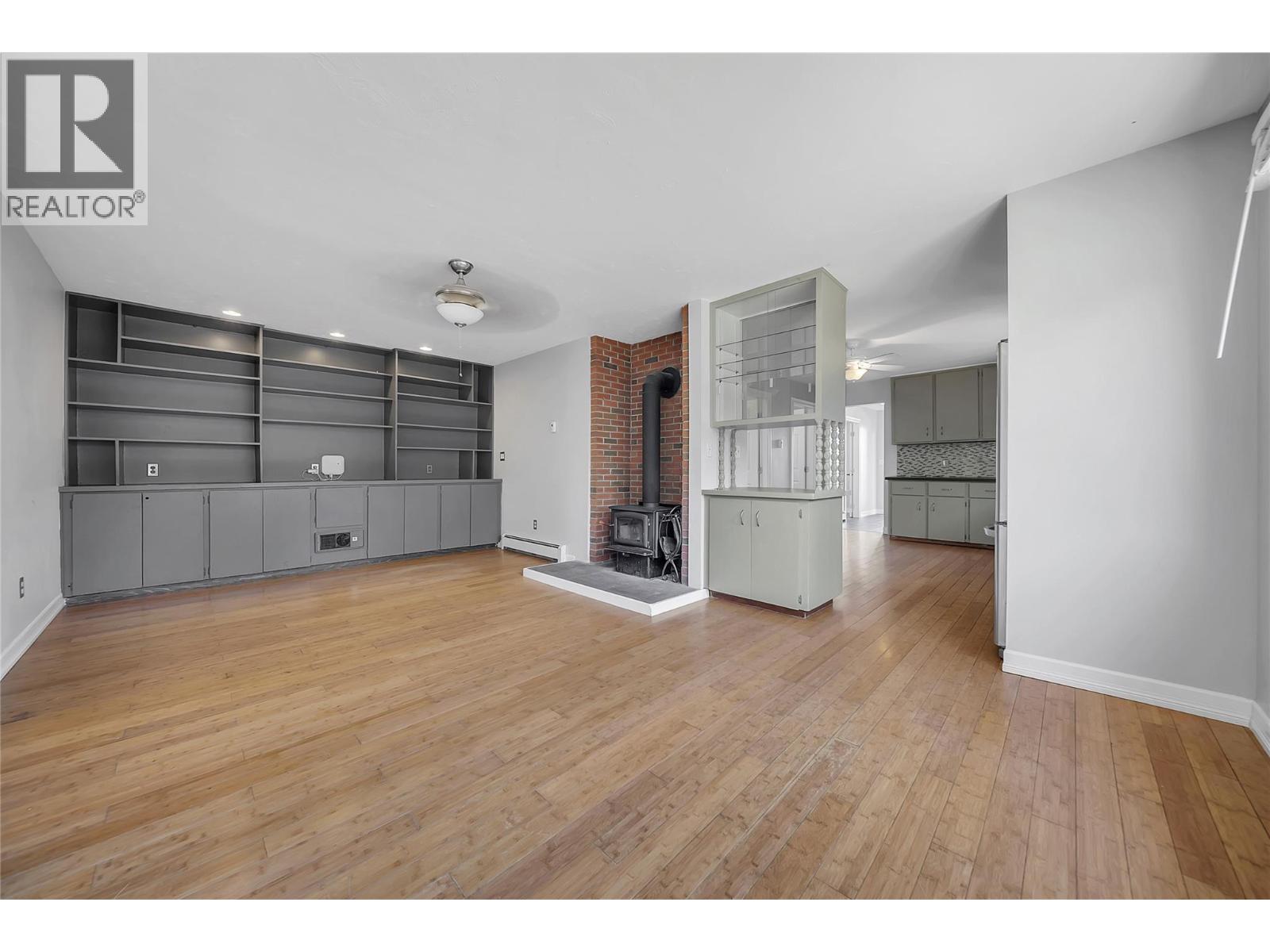 797 Bay Avenue — photo 9